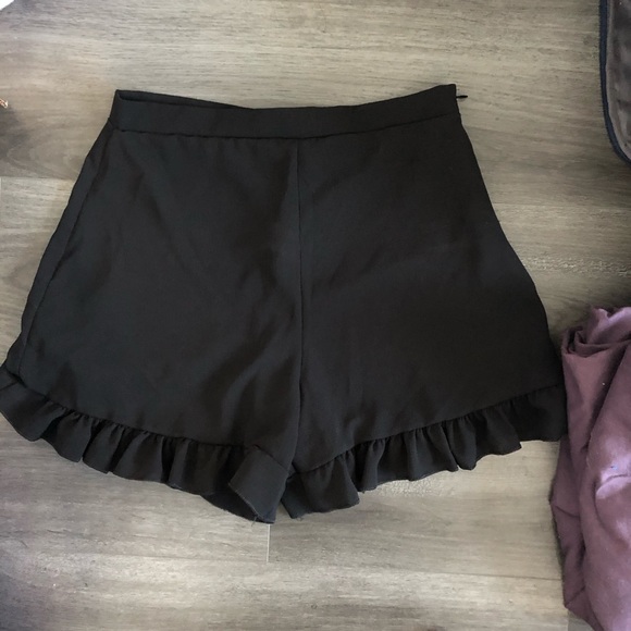 PrettyLittleThing Pants - Black high waisted shorts
